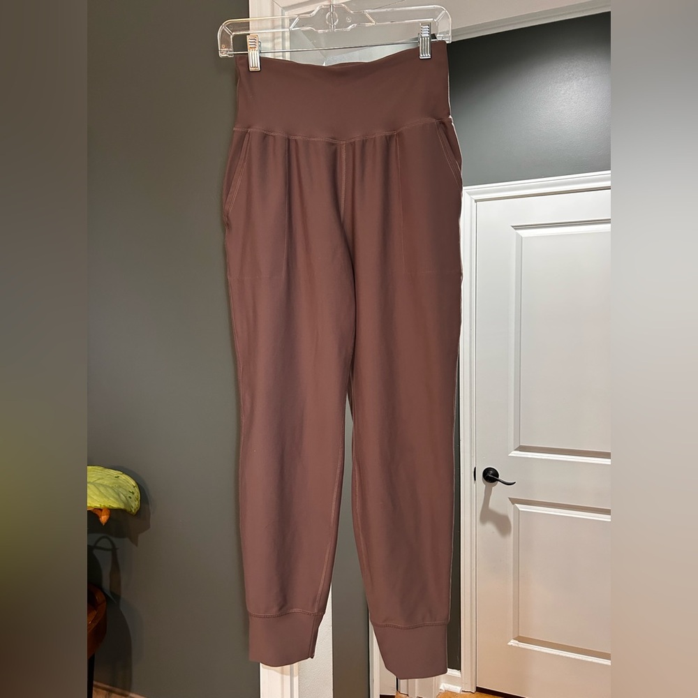 Old Navy Women's Joggers in Mauve